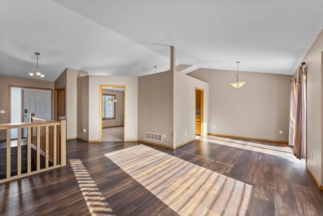 213 Summerfield Lane, Waverly, MN 55390