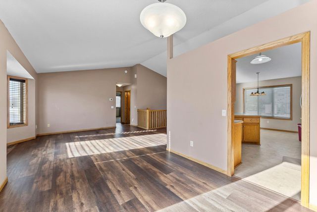 213 Summerfield Lane, Waverly, MN 55390