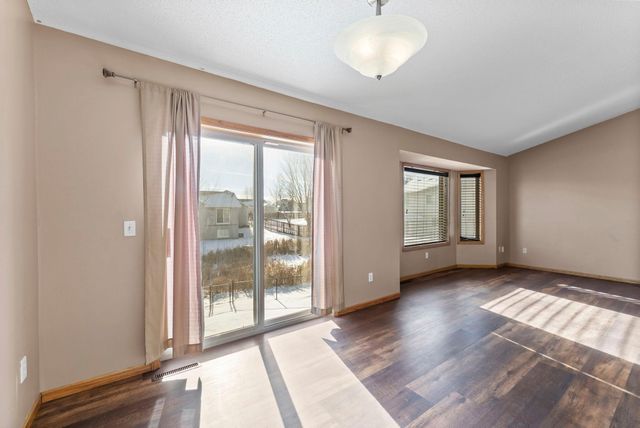 213 Summerfield Lane, Waverly, MN 55390