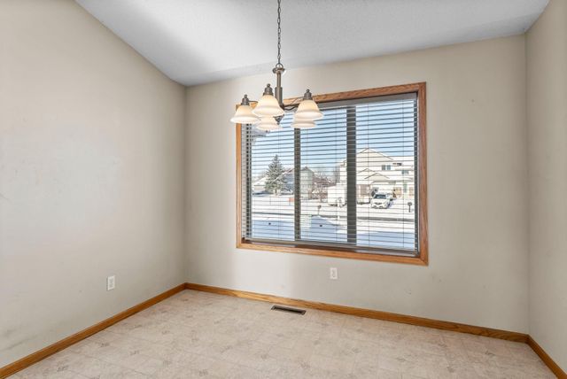 213 Summerfield Lane, Waverly, MN 55390