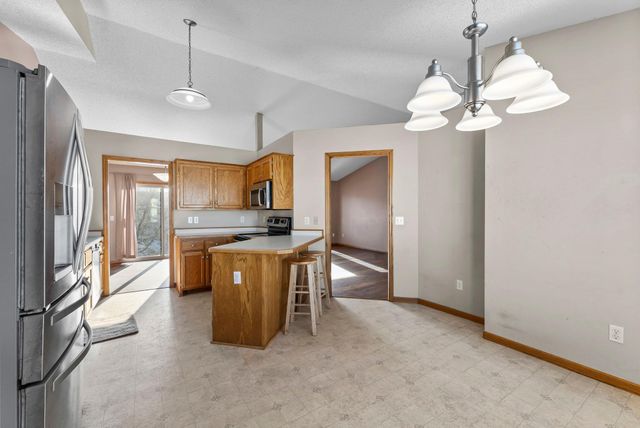 213 Summerfield Lane, Waverly, MN 55390