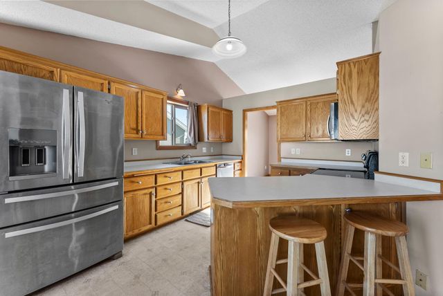 213 Summerfield Lane, Waverly, MN 55390