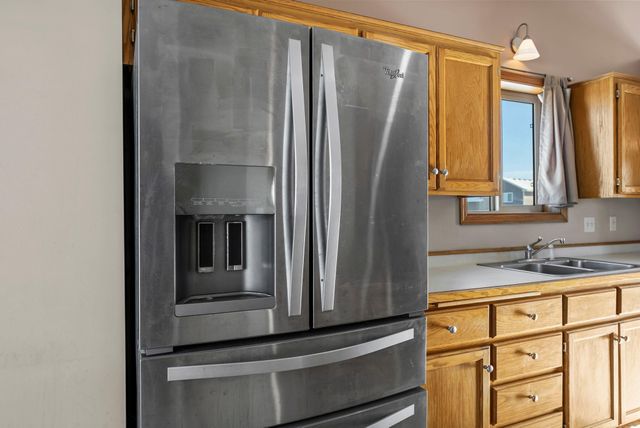 213 Summerfield Lane, Waverly, MN 55390