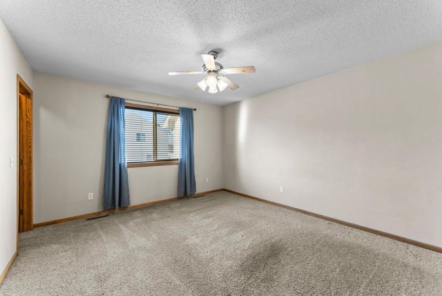 213 Summerfield Lane, Waverly, MN 55390