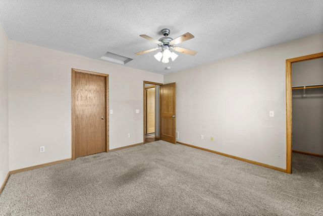 213 Summerfield Lane, Waverly, MN 55390