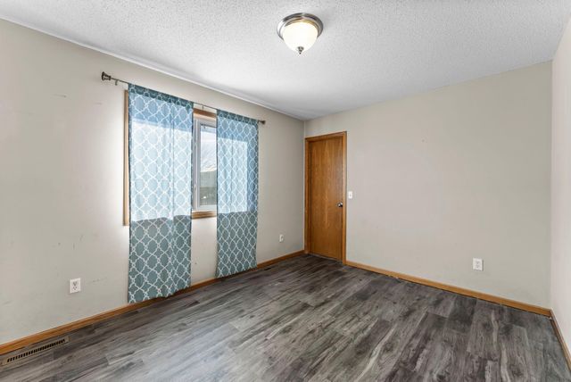 213 Summerfield Lane, Waverly, MN 55390