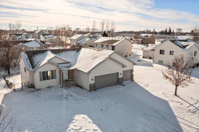 213 Summerfield Lane, Waverly, MN 55390