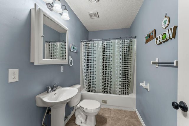 213 Summerfield Lane, Waverly, MN 55390