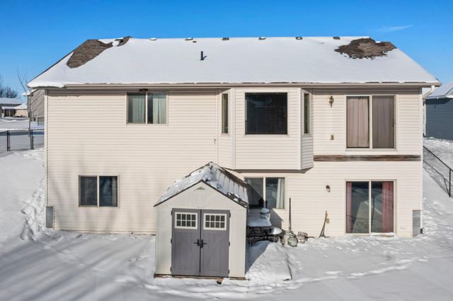 213 Summerfield Lane, Waverly, MN 55390