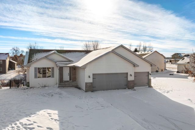 213 Summerfield Lane, Waverly, MN 55390