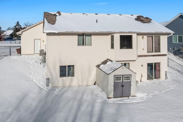 213 Summerfield Lane, Waverly, MN 55390