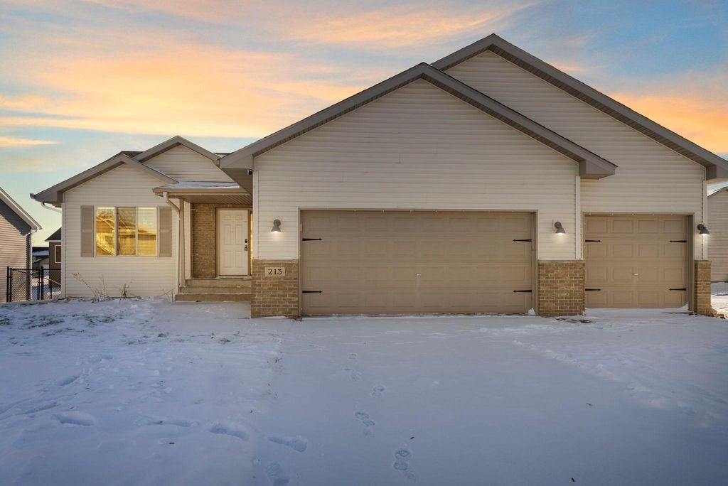 213 Summerfield Lane, Waverly, MN 55390