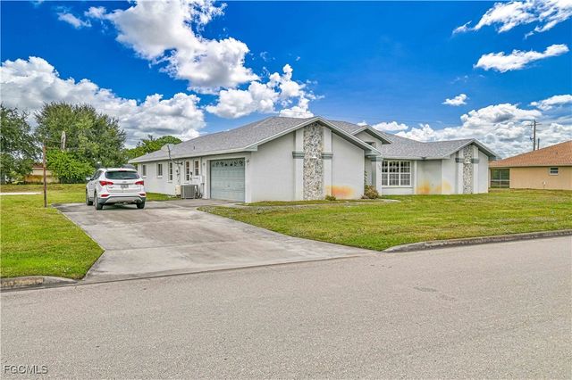 208 Danby RD, Lehigh Acres, FL 33936