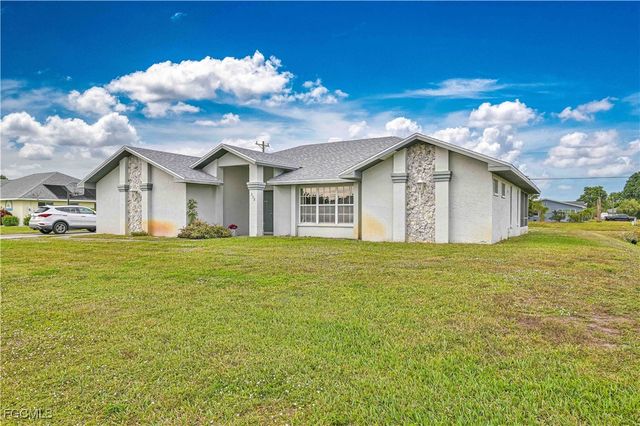 208 Danby RD, Lehigh Acres, FL 33936