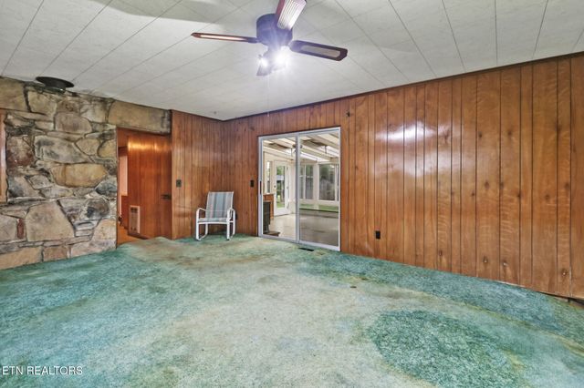 1230 Deep Draw Rd, Crossville, TN 38555