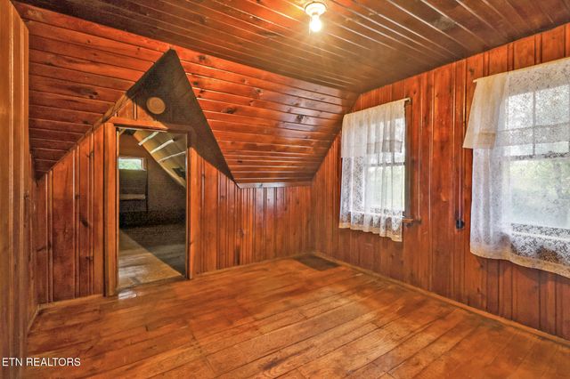 1230 Deep Draw Rd, Crossville, TN 38555