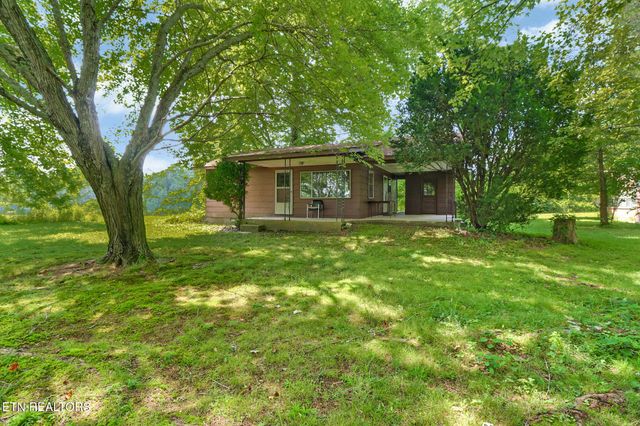 1230 Deep Draw Rd, Crossville, TN 38555