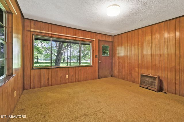 1230 Deep Draw Rd, Crossville, TN 38555