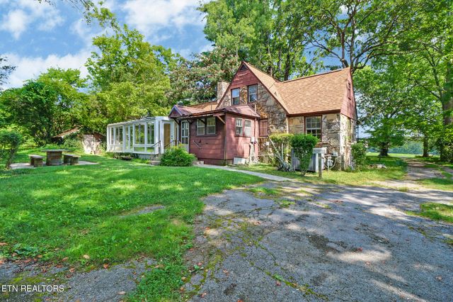 1230 Deep Draw Rd, Crossville, TN 38555