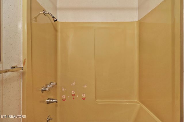 1230 Deep Draw Rd, Crossville, TN 38555