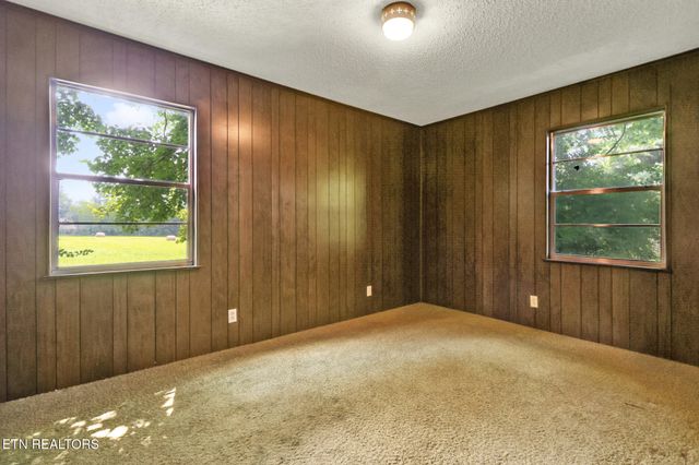 1230 Deep Draw Rd, Crossville, TN 38555