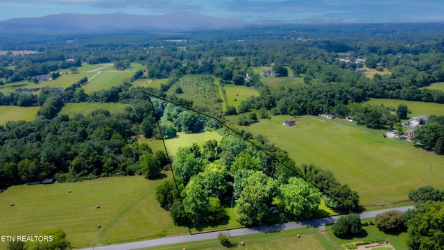 1230 Deep Draw Rd, Crossville, TN 38555