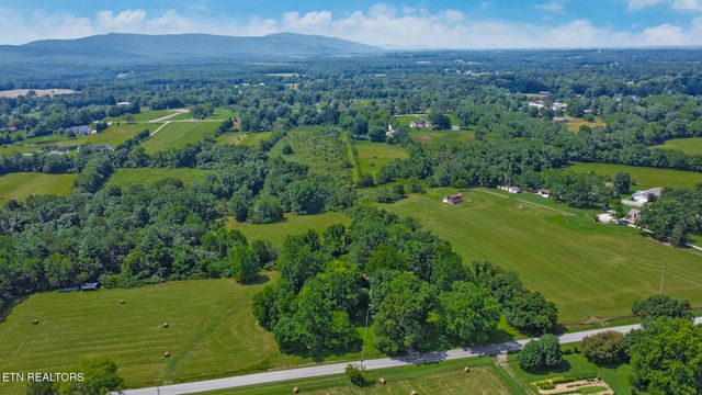 1230 Deep Draw Rd, Crossville, TN 38555