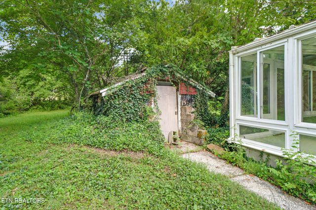 1230 Deep Draw Rd, Crossville, TN 38555