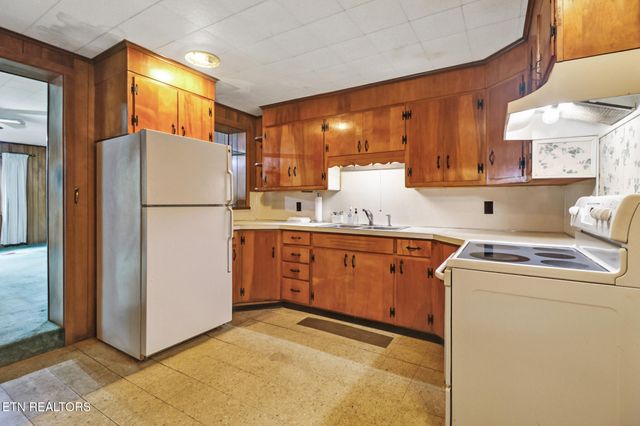 1230 Deep Draw Rd, Crossville, TN 38555