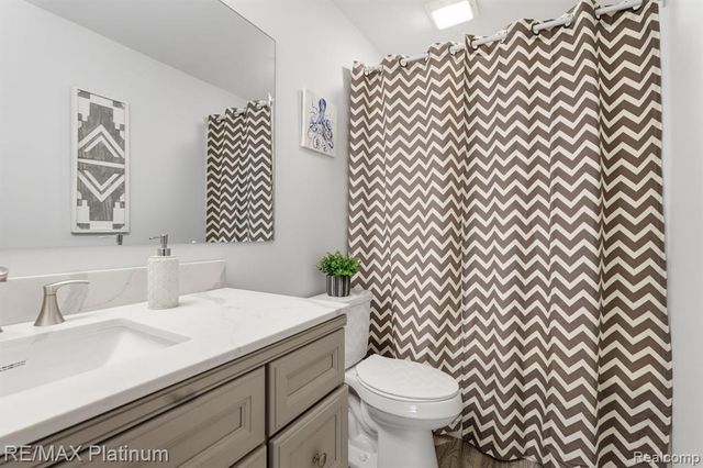 2424 Fisher Road, Howell, MI 48855