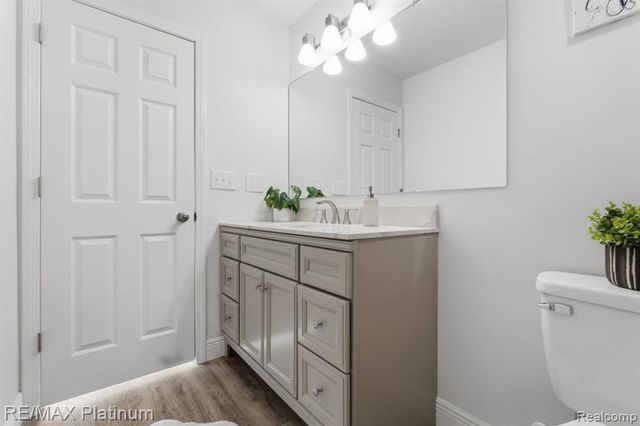 2424 Fisher Road, Howell, MI 48855