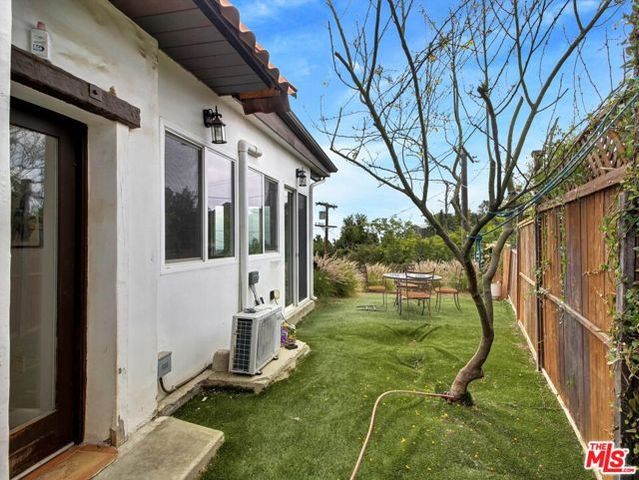 2007 Barcelona Drive, Los Angeles, CA 90046
