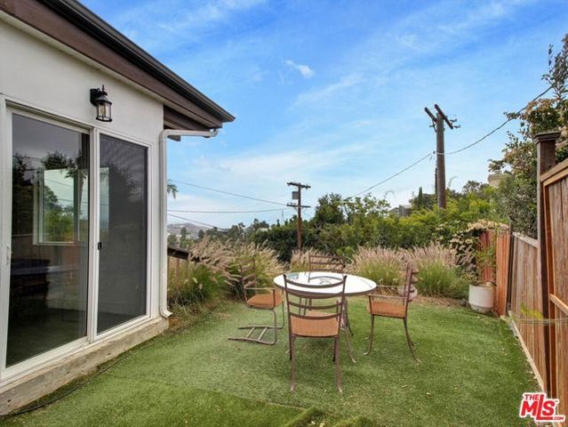 2007 Barcelona Drive, Los Angeles, CA 90046