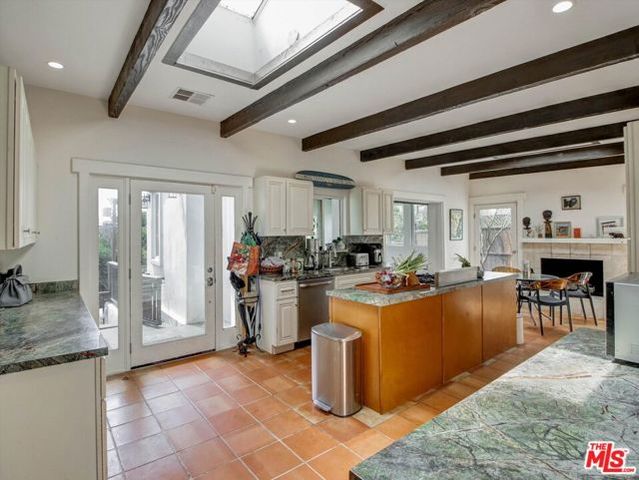 2007 Barcelona Drive, Los Angeles, CA 90046