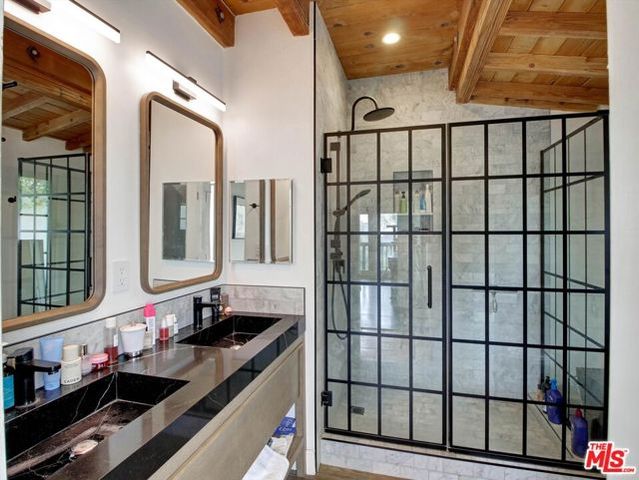 2007 Barcelona Drive, Los Angeles, CA 90046