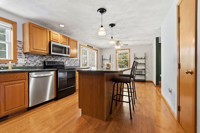 43 Calumet St, Salem, MA 01970