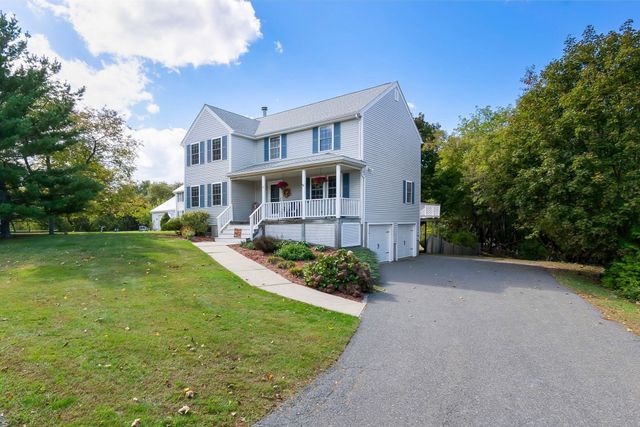 43 Calumet St, Salem, MA 01970