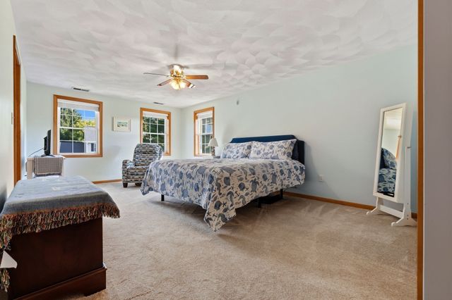 43 Calumet St, Salem, MA 01970