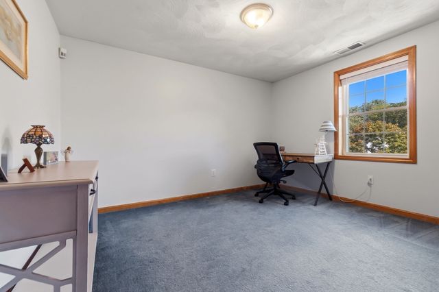 43 Calumet St, Salem, MA 01970