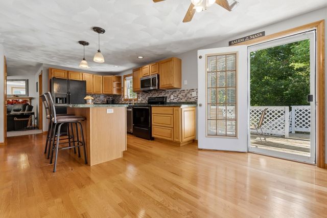 43 Calumet St, Salem, MA 01970