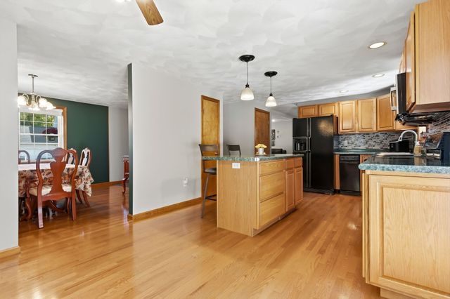 43 Calumet St, Salem, MA 01970
