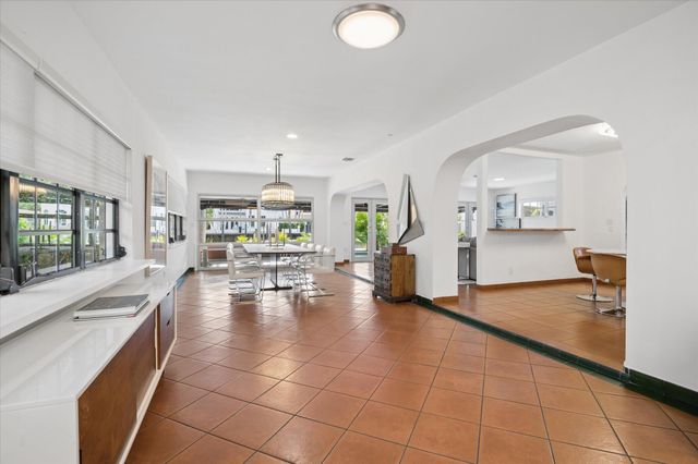 325 Coconut Isle Drive, Fort Lauderdale, FL 33301