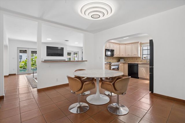 325 Coconut Isle Drive, Fort Lauderdale, FL 33301
