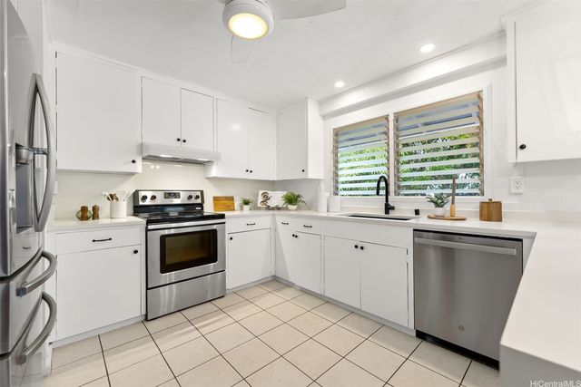 6003 Elelupe Place, Honolulu, HI 96821