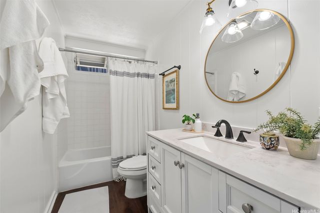 6003 Elelupe Place, Honolulu, HI 96821