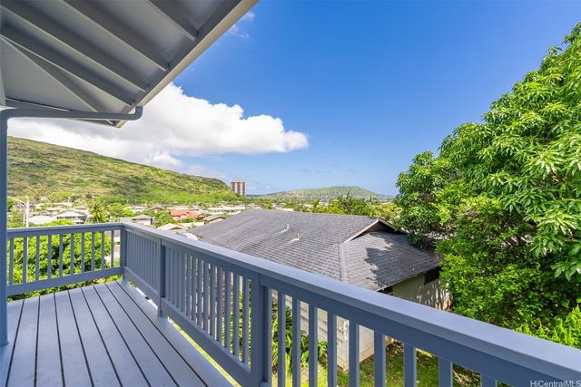 6003 Elelupe Place, Honolulu, HI 96821