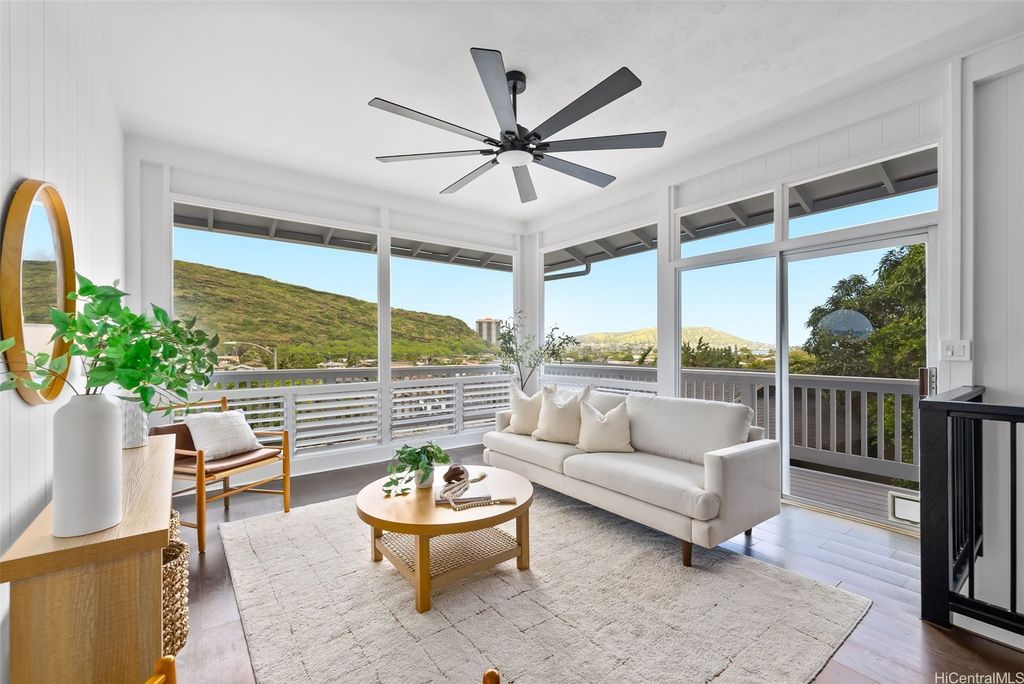 6003 Elelupe Place, Honolulu, HI 96821