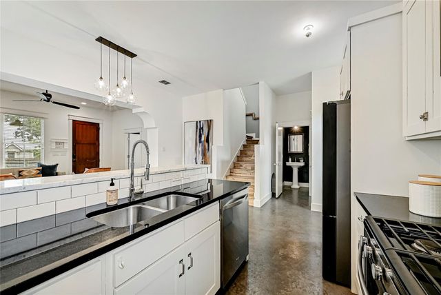 2013 Peoples ST, Austin, TX 78702
