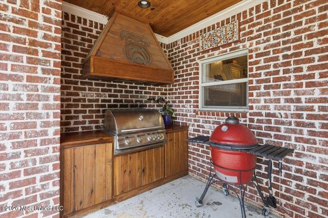 123 Claiborne Street, Madison, MS 39110