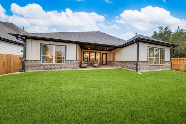 357 Covey Lane, Sealy, TX 77474